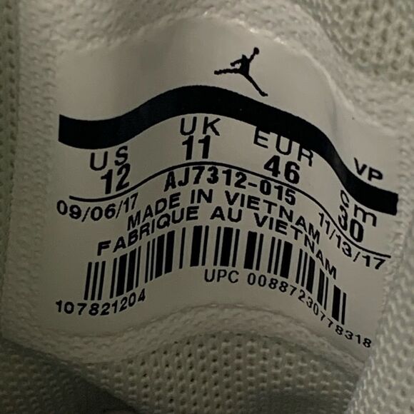 Nike Air Jordan men’s first class light bone athletic shoes size 12 main image 4